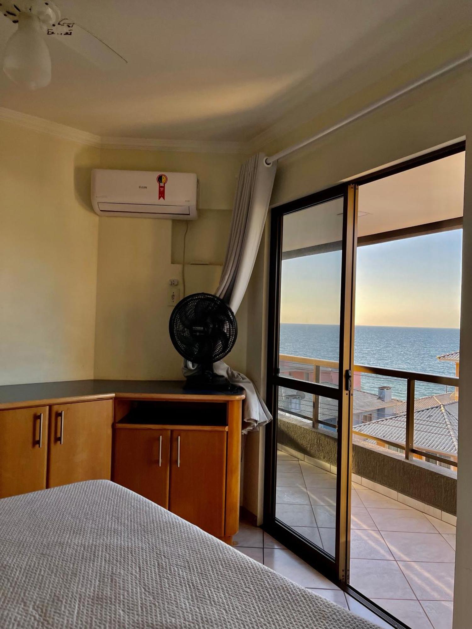 187 Apartamento 50M Da Praia. Bela Vista Ao Mar. Em Avenida Principal De Bombinhas. Kültér fotó