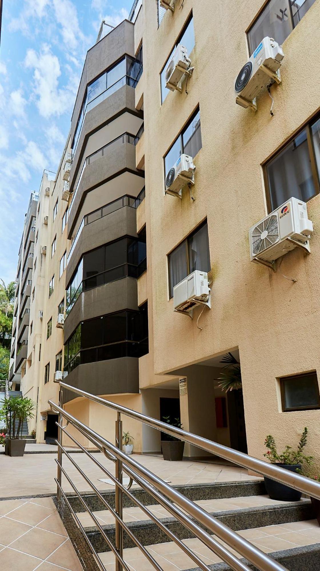 187 Apartamento 50M Da Praia. Bela Vista Ao Mar. Em Avenida Principal De Bombinhas. Kültér fotó