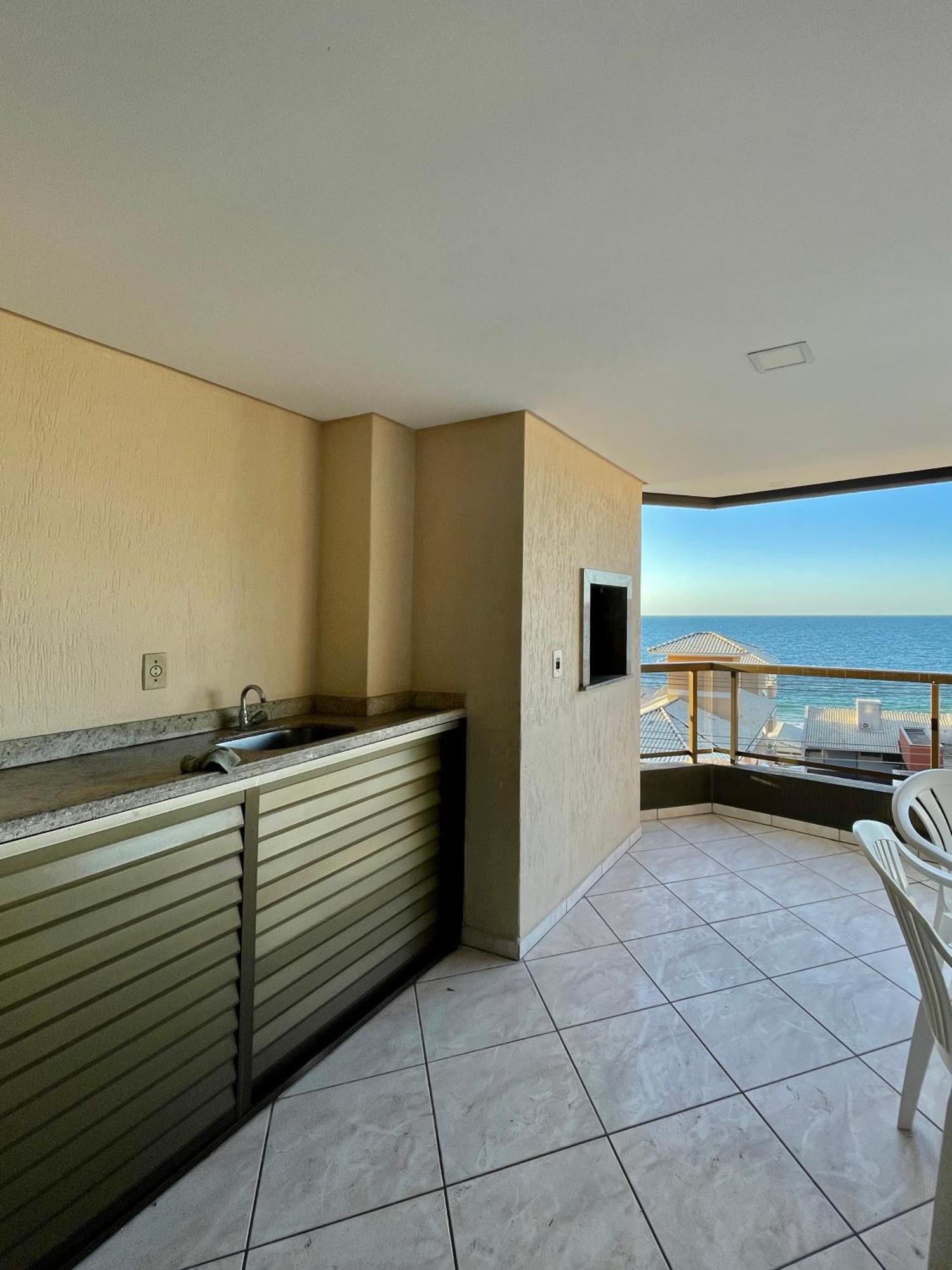 187 Apartamento 50M Da Praia. Bela Vista Ao Mar. Em Avenida Principal De Bombinhas. Kültér fotó