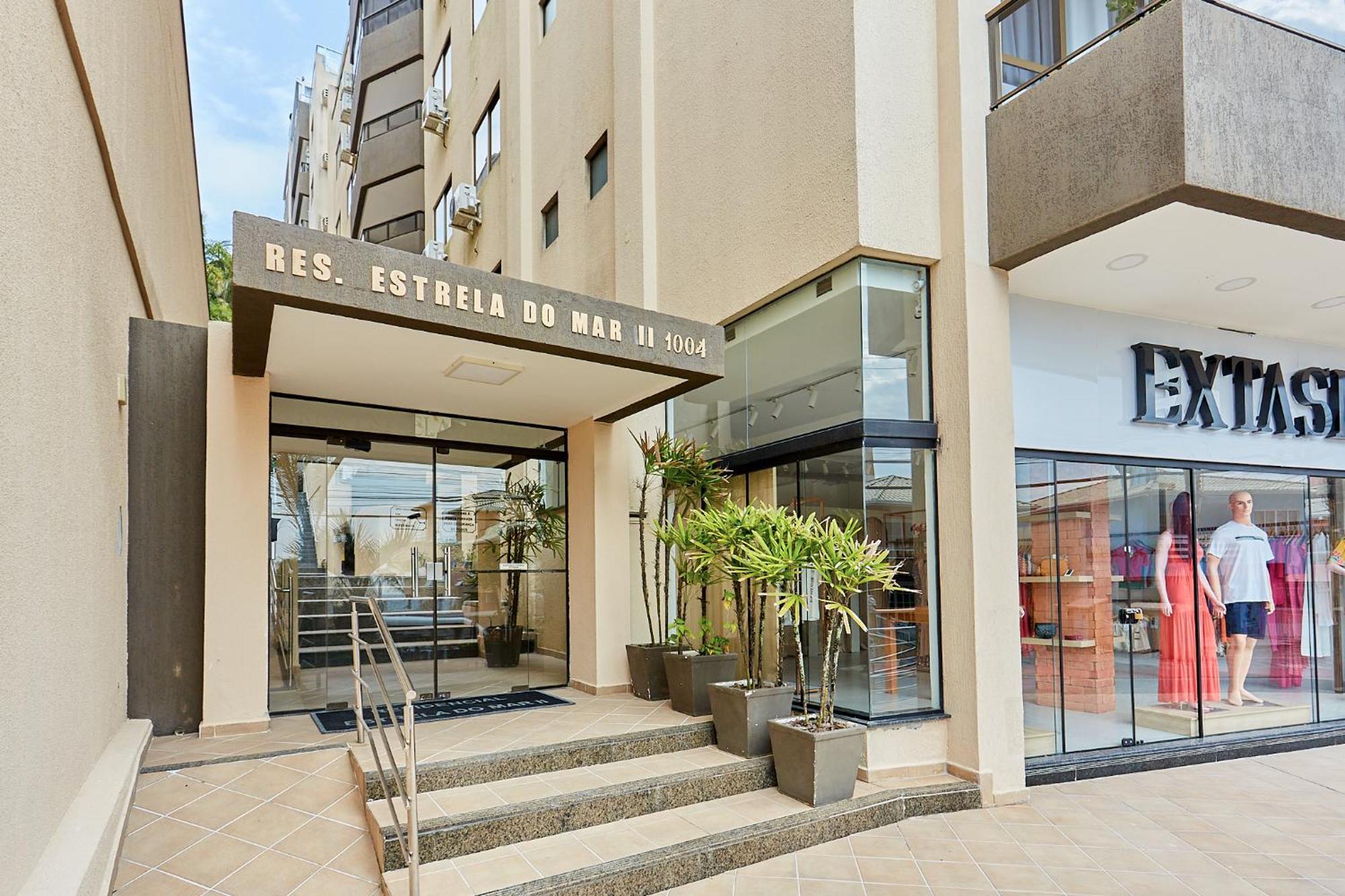 187 Apartamento 50M Da Praia. Bela Vista Ao Mar. Em Avenida Principal De Bombinhas. Kültér fotó