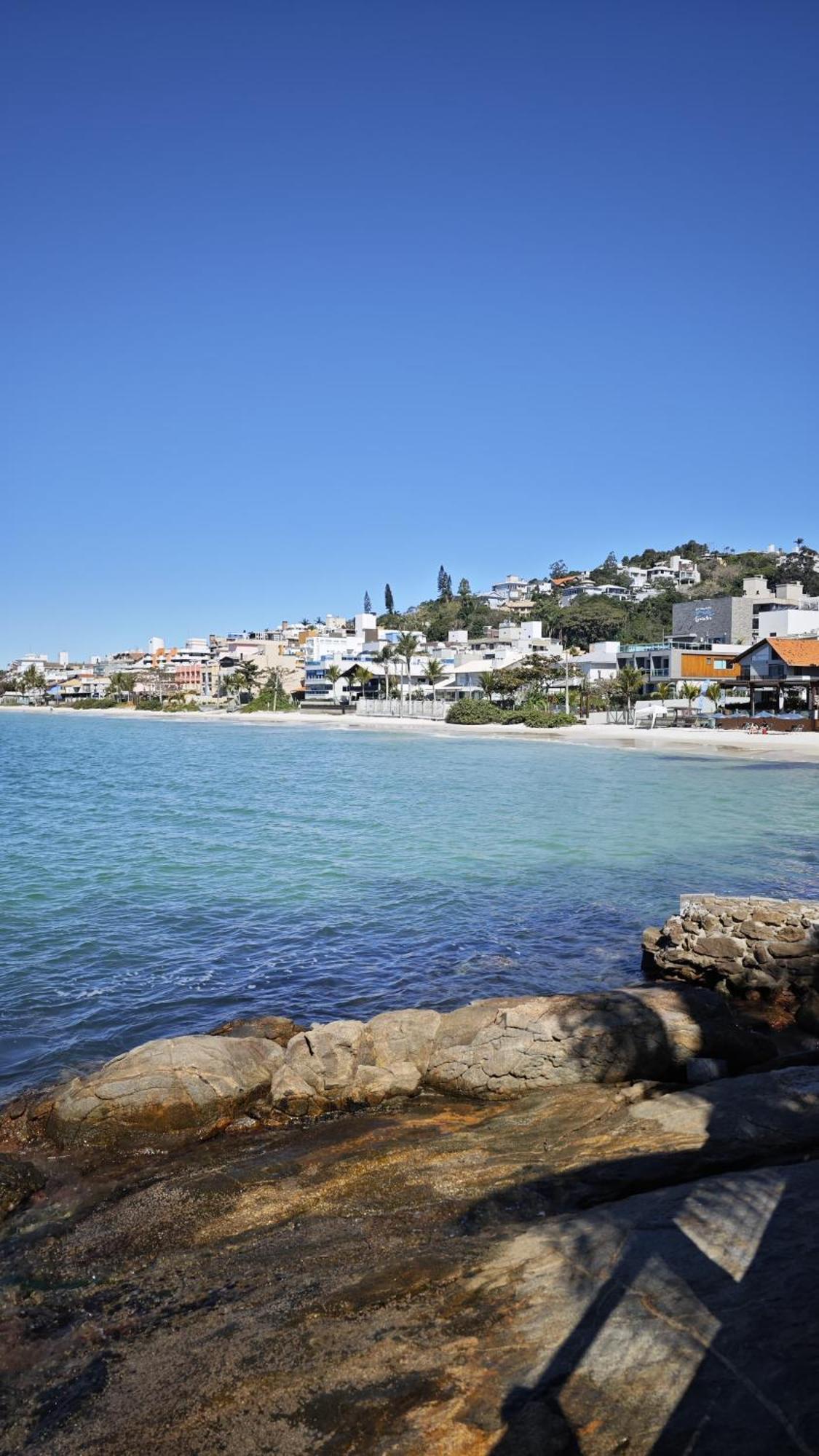 187 Apartamento 50M Da Praia. Bela Vista Ao Mar. Em Avenida Principal De Bombinhas. Kültér fotó
